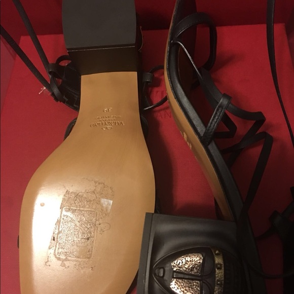 Brown and Black New Tribal Chunky Heel Gladiator It's used. I wear it Once - Picture 6 of 7